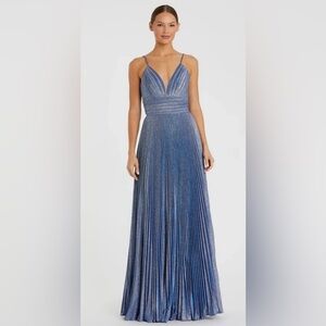 New Mac Dougal women's Shimmering Blue & Royal Silver Gown - Size 4